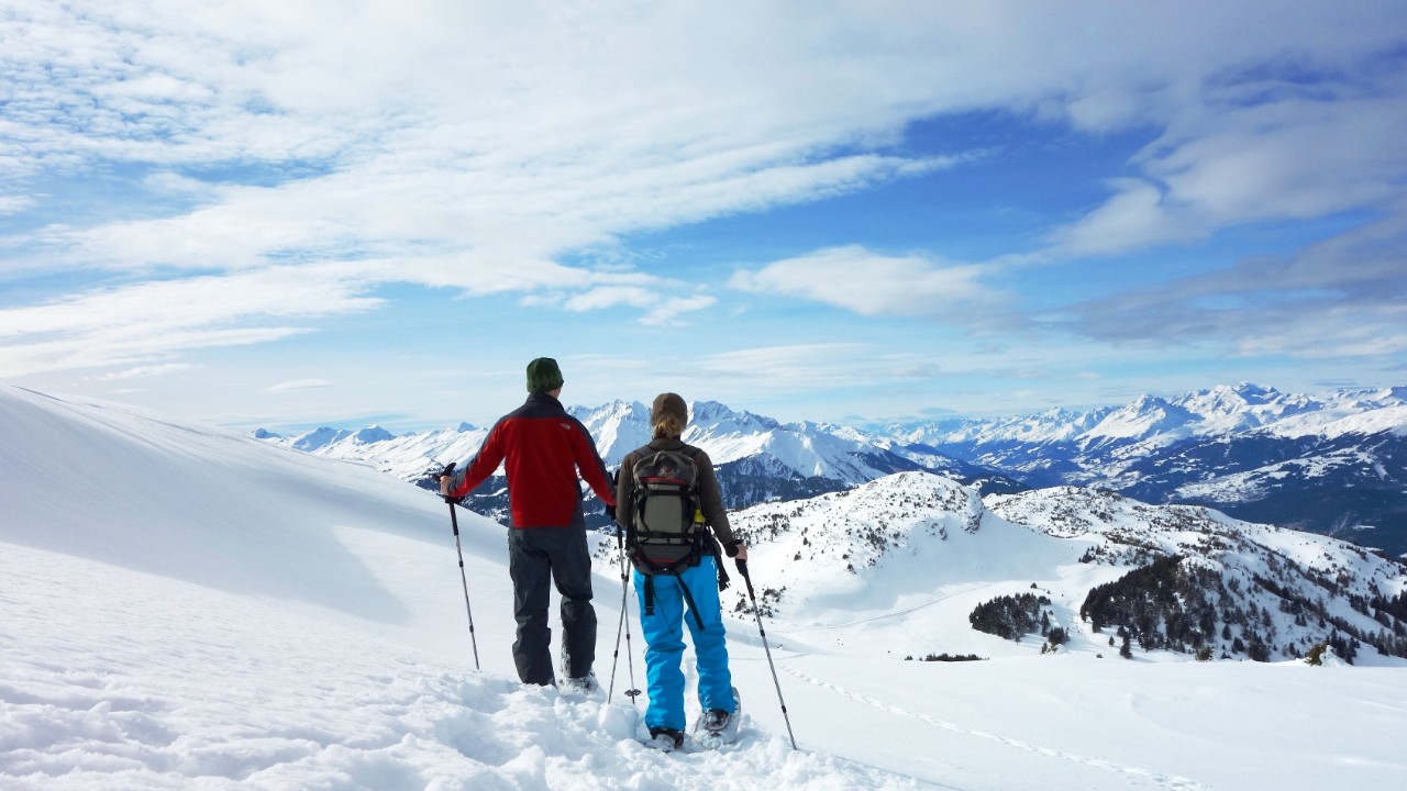 Snowshoe hiking on the Brambrüesch.