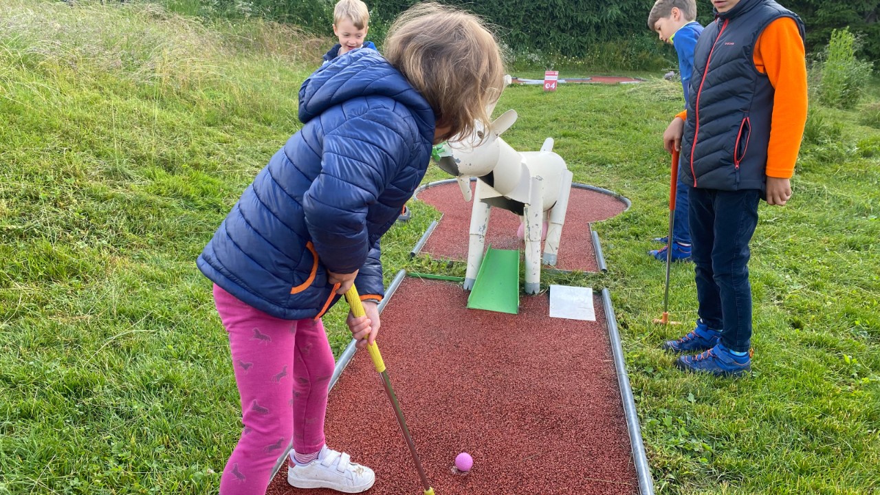 Image of minigolf.