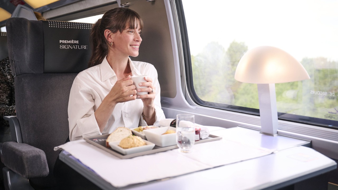 Profitez d’une expérience de voyage exclusive en classe BUSINESS 1ÈRE Première Signature.