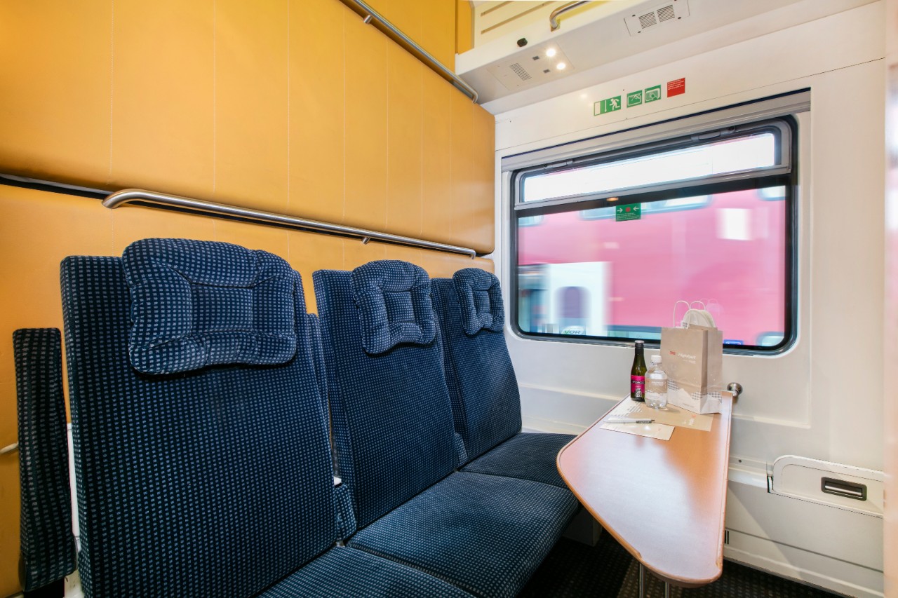 Carrozza letti in posizione giorno.